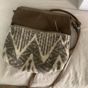 Myra Crossbody